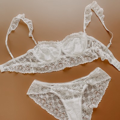 Set bra gọng cánh tiên màu trắng hoa nhí