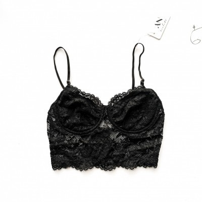 Áo corset ren đen quả chéo